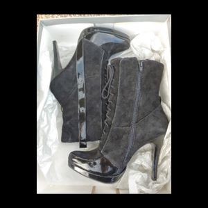 Jessica Simpson Black Heel Suede Booties